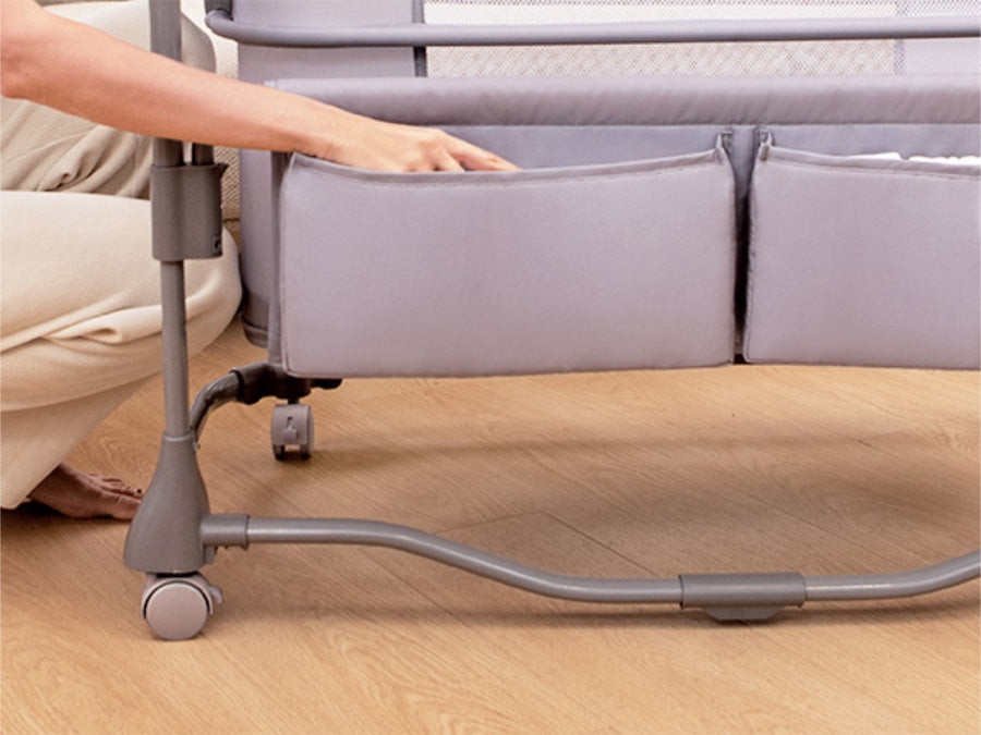 Mastela 4‑in‑1 Deluxe Multi‑Functional Bassinet