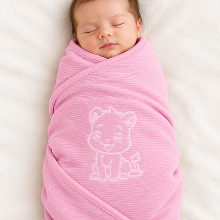 Pink Hooded Baby Blanket – كوفرتة أطفال بينك بغطاء رأس بتصميم الأسد